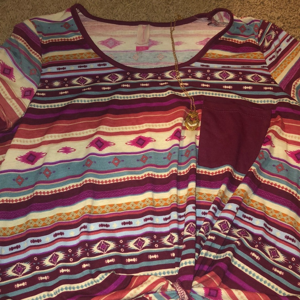 Shirt w necklace